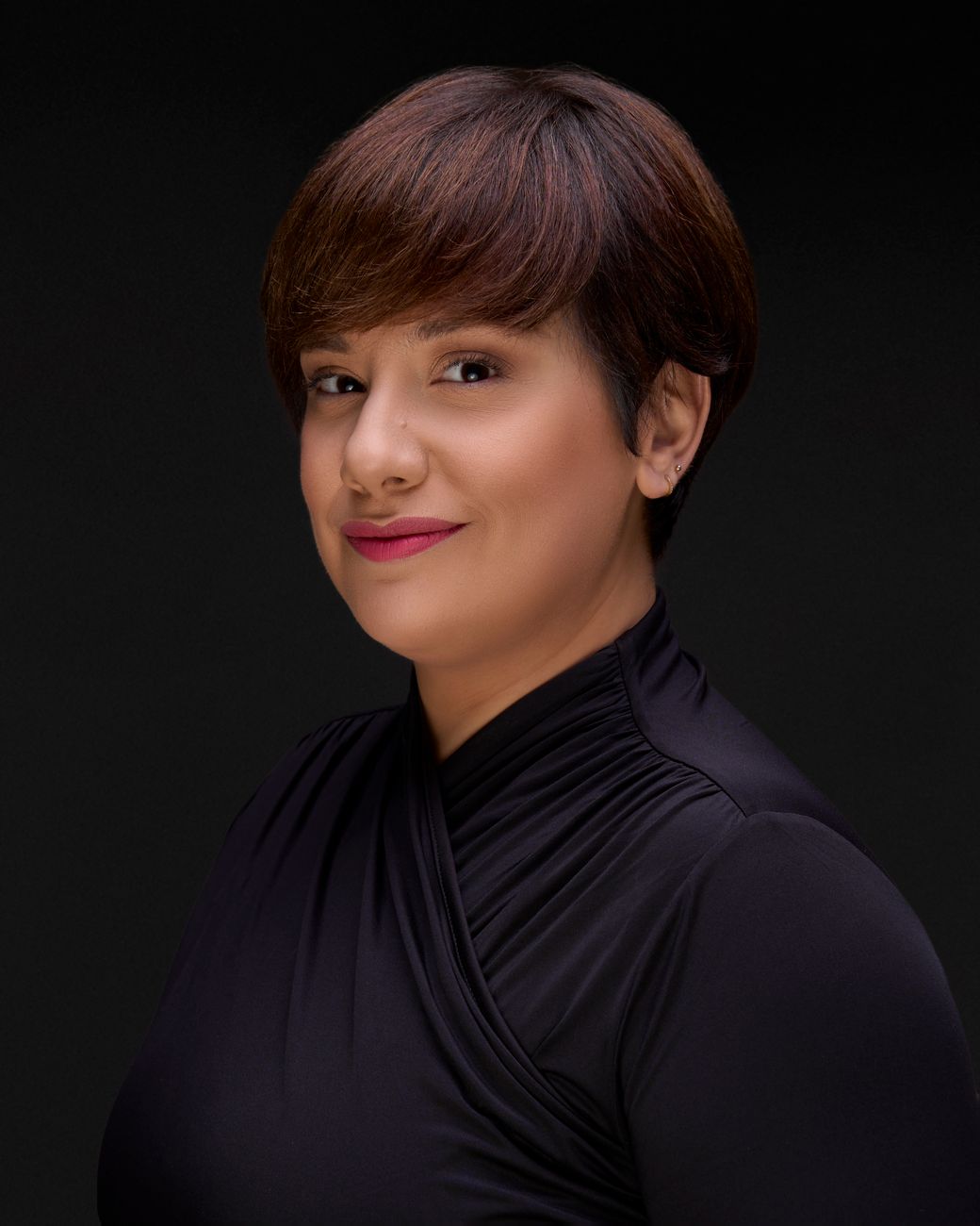 Elena Rostova Editor in Chief